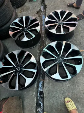 Bộ Mâm Xe Ô Tô 